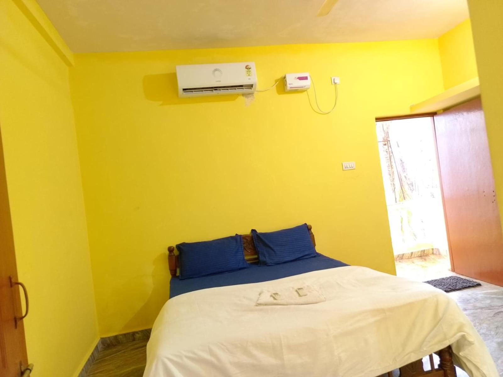 One Love Guest House Morjim Exterior foto