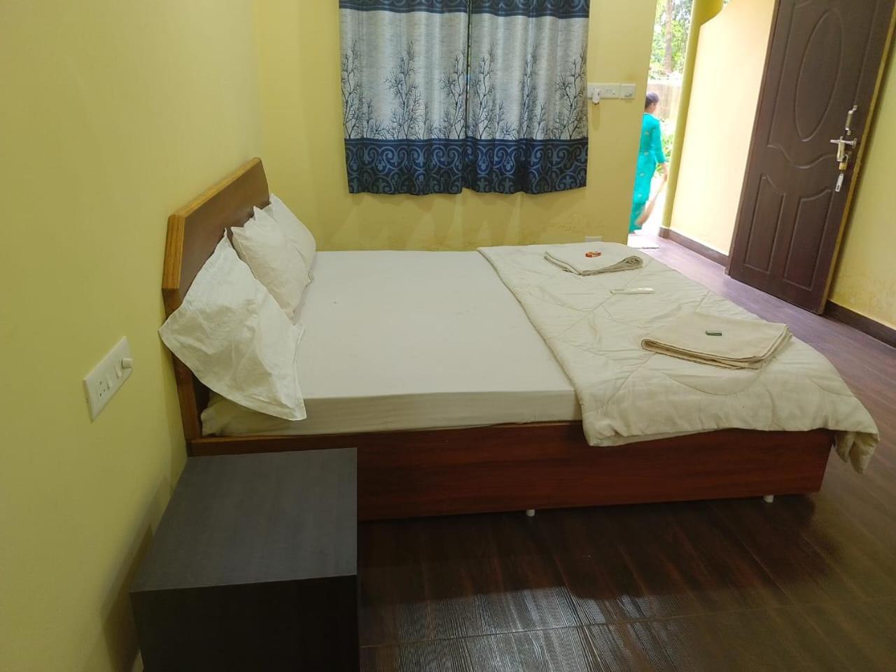 One Love Guest House Morjim Exterior foto