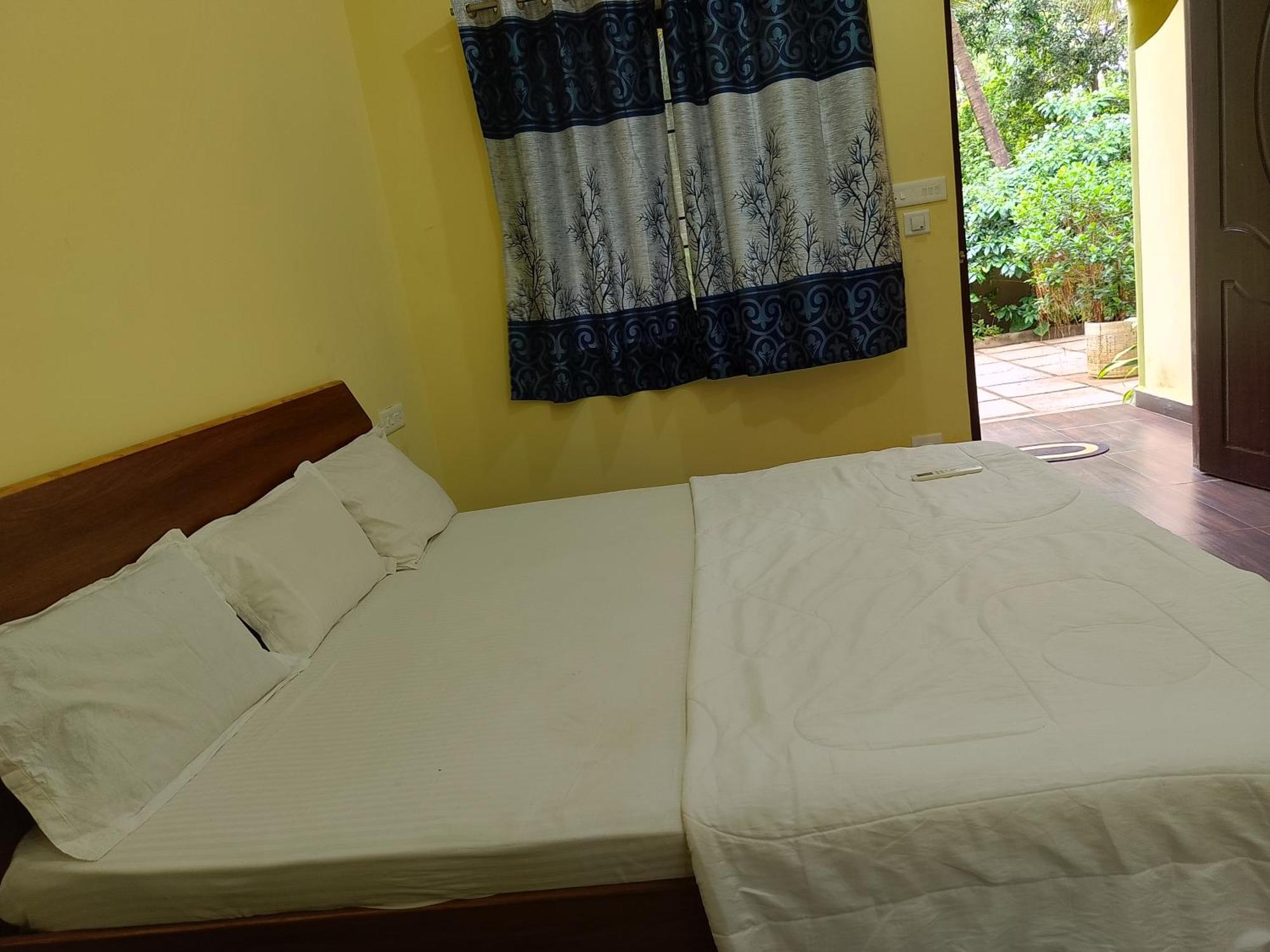 One Love Guest House Morjim Exterior foto