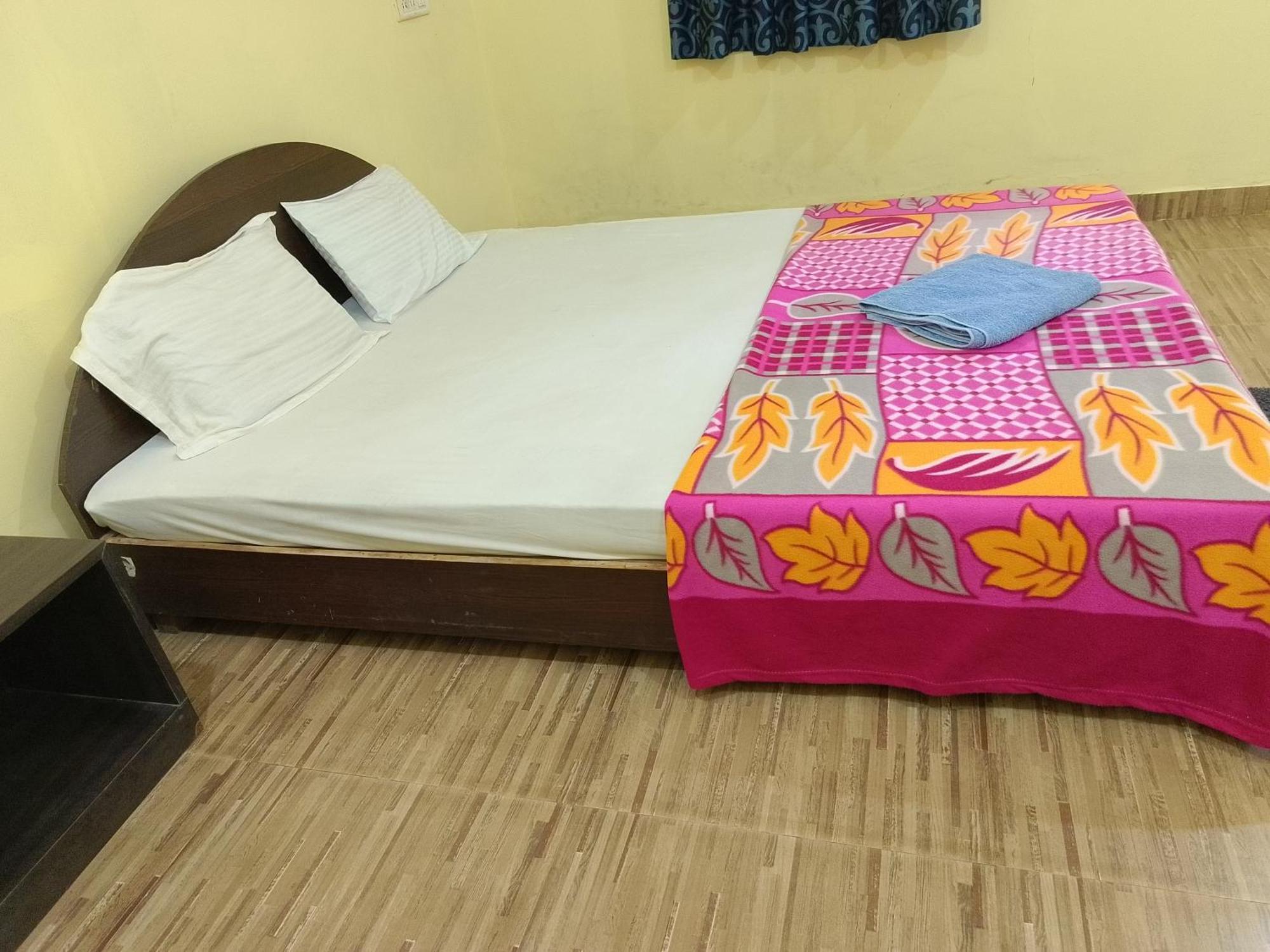 One Love Guest House Morjim Exterior foto