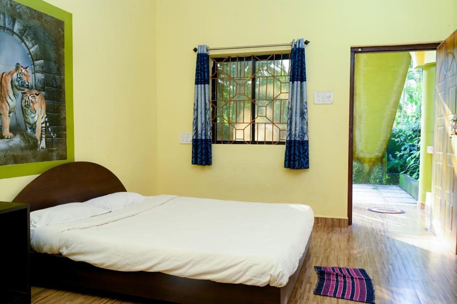 One Love Guest House Morjim Exterior foto